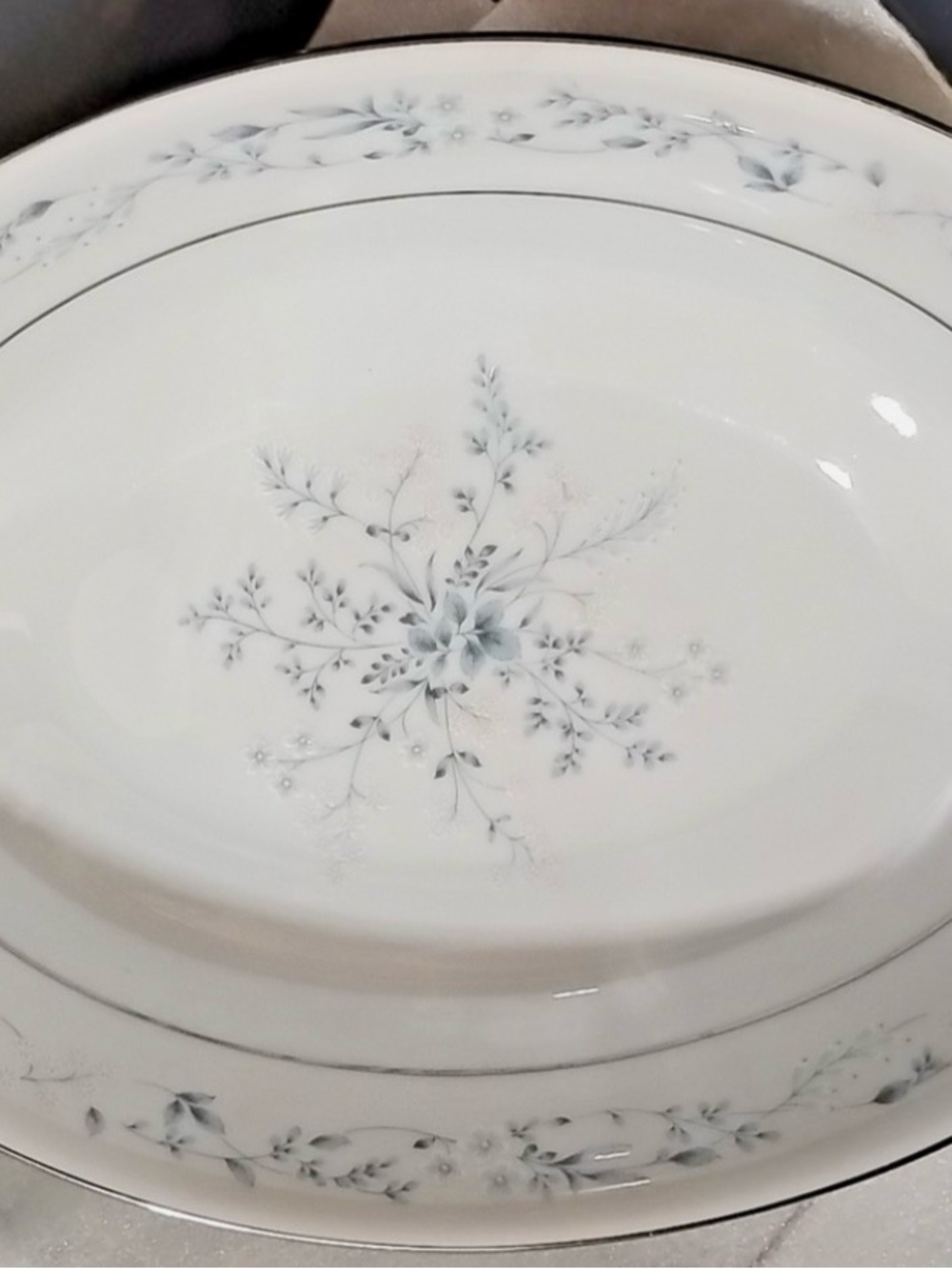 Noritake “Carolyn” Oval Vegetable Bowl